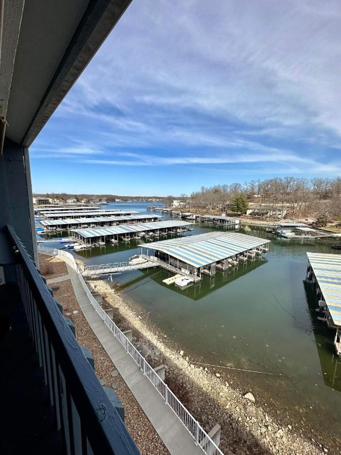 F Lakefront! Remodeled, Sleeps 4, Boat Slip, Patio, Wifi, Cable, Pool 欧塞奇湾泳滩 外观 照片