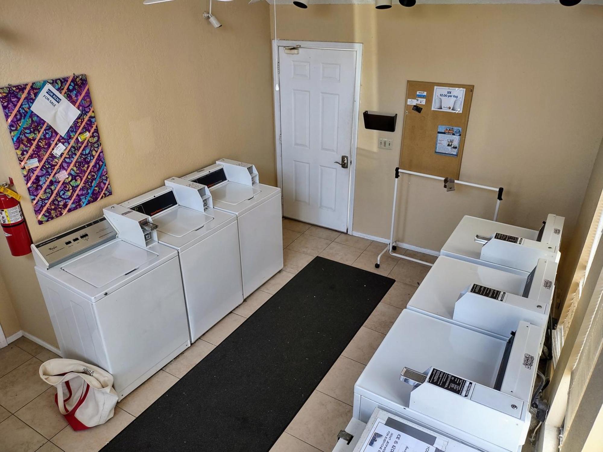 F Lakefront! Remodeled, Sleeps 4, Boat Slip, Patio, Wifi, Cable, Pool 欧塞奇湾泳滩 外观 照片